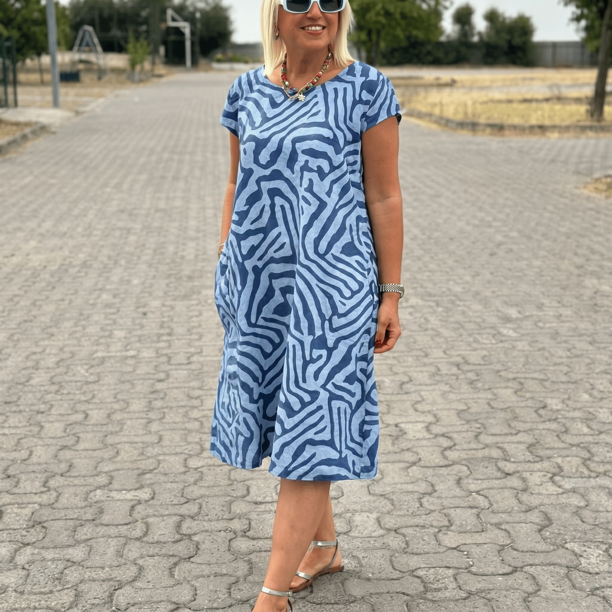ELINORA Przewiewna sukienka z okrągłym dekoltem