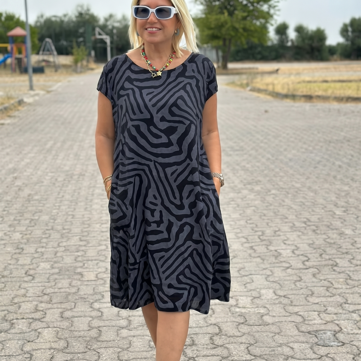 ELINORA Przewiewna sukienka z okrągłym dekoltem