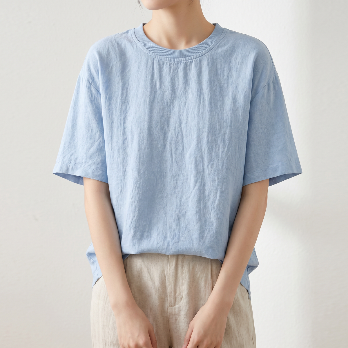 T-shirt lniany Margaret o swobodnym kroju