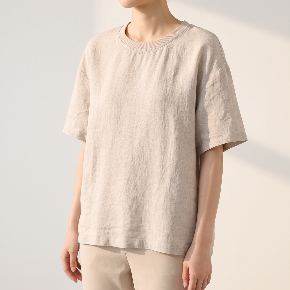 T-shirt lniany Margaret o swobodnym kroju
