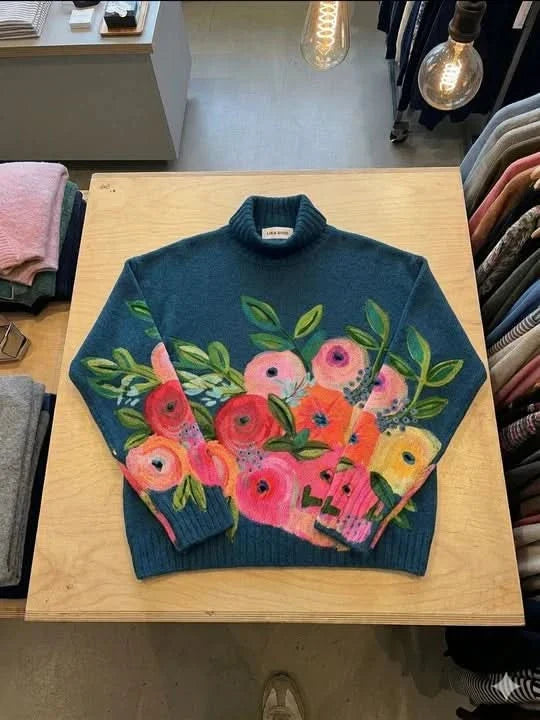 Sweter z golfem Daphne w kwiatowy wzór