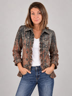 Modelka prezentuje Jeannette | Kurtka vintage z teksturowanym gradientem i falbanami